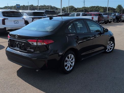 Used 2024 Toyota Corolla LE FWD image 8