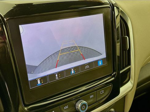 Used 2023 Chevrolet Traverse LT w/ LT Premium Package image 19