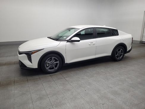 Used 2025 Kia K4 LXS image 2