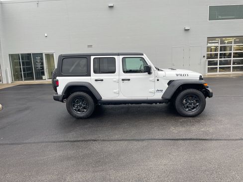 Used 2023 Jeep Wrangler Unlimited w/ Cold Weather Group AWD/4WD image 7