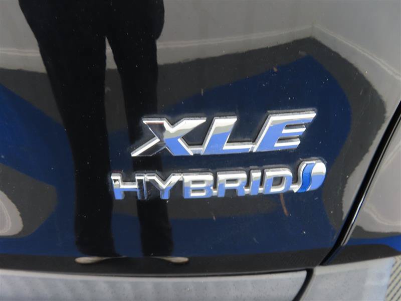 Used 2022 Toyota RAV4 XLE w/ Convenience Package AWD/4WD image 10