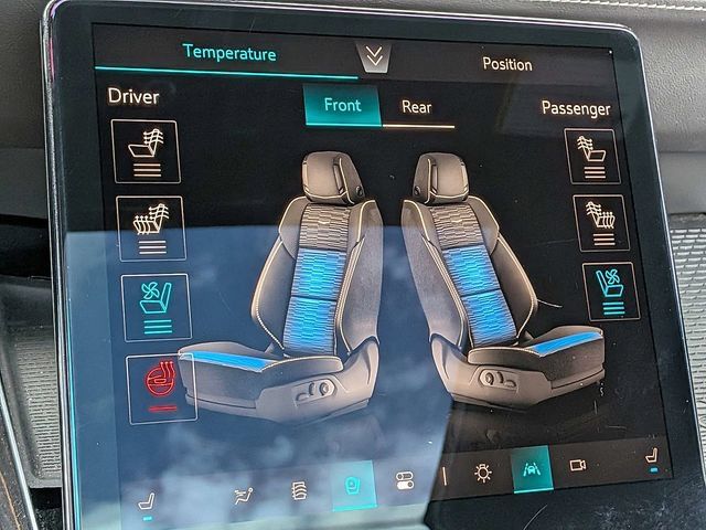 Certified 2025 Cadillac Escalade Premium Luxury AWD/4WD image 24