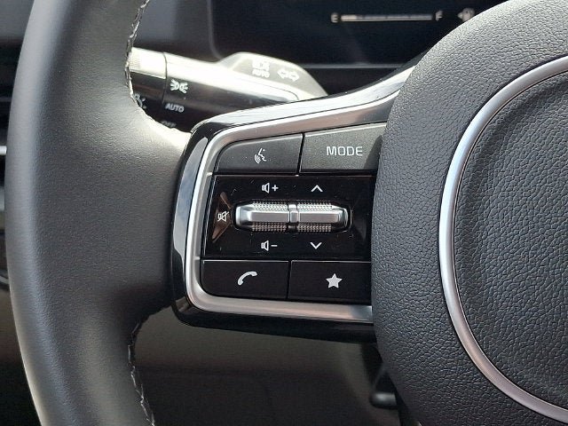 Used 2026 Kia Carnival FWD image 22