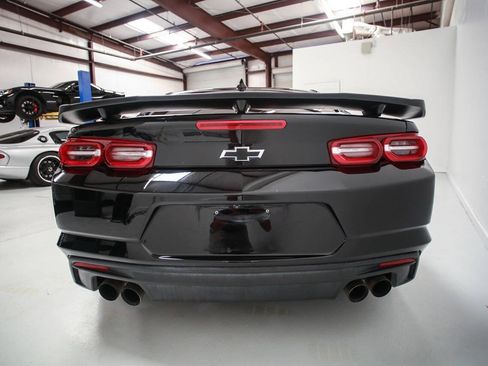Used 2023 Chevrolet Camaro LT RWD image 5