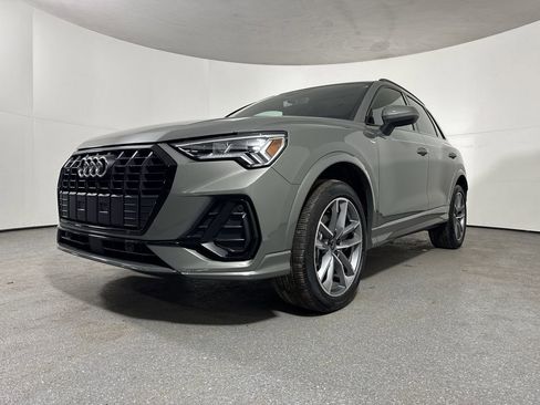 Used 2025 Audi Q3 2.0T Premium image 31