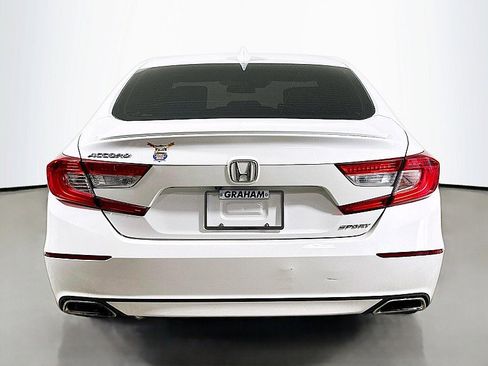 Used 2018 Honda Accord Sport image 6