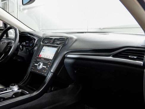 Used 2017 Ford Fusion Titanium FWD image 15