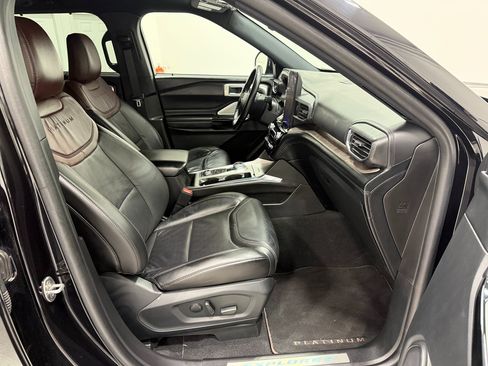 Used 2023 Ford Explorer Platinum w/ Technology Package image 25