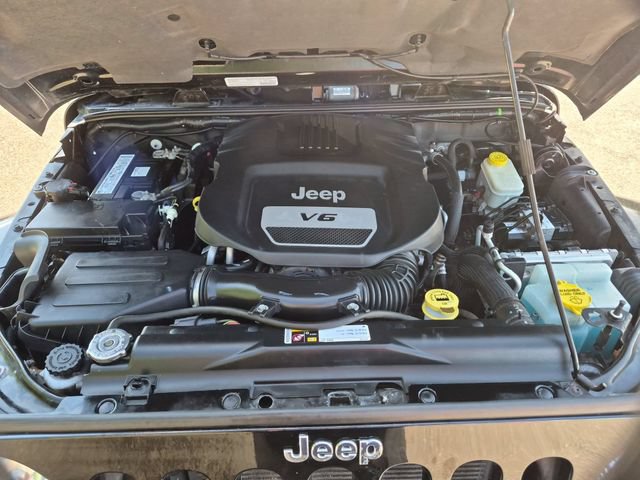 Used 2014 Jeep Wrangler Sahara AWD/4WD image 18