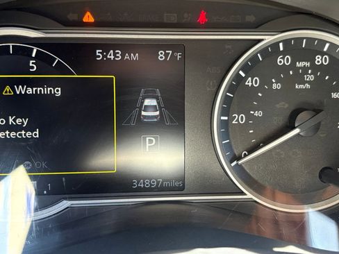 Used 2025 Nissan Versa SV FWD image 38