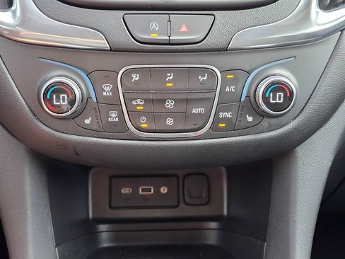 Used 2024 Chevrolet Equinox LT AWD/4WD image 17