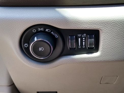 Certified 2019 Chrysler Pacifica Touring-L Plus w/ Advanced Safetytec Group FWD image 28