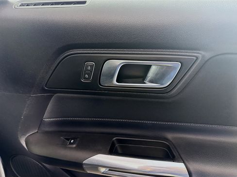 Used 2020 Ford Mustang Convertible image 29