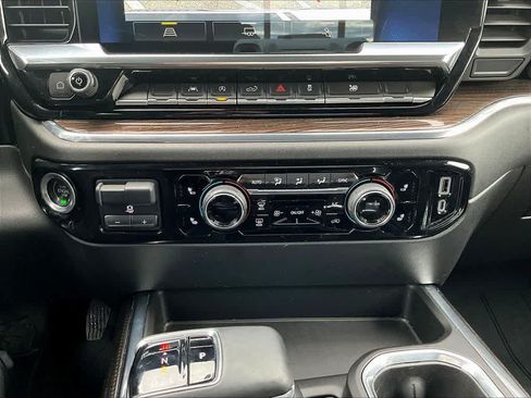 Used 2023 Chevrolet Silverado 1500 RST w/ Rally Edition AWD/4WD image 18