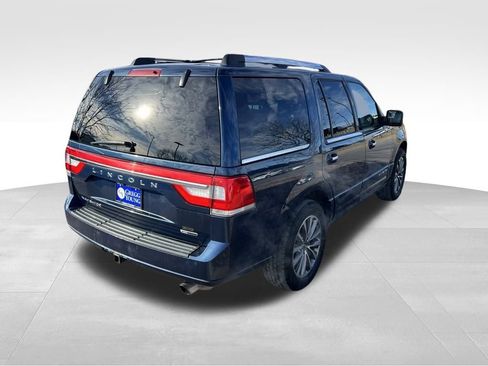 Used 2015 Lincoln Navigator 4WD image 6