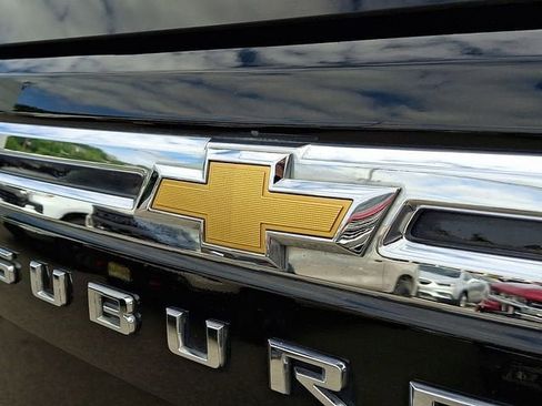 Used 2021 Chevrolet Suburban LS AWD/4WD image 39