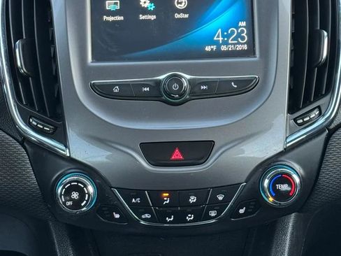Used 2017 Chevrolet Cruze LT w/ Convenience Package FWD image 19