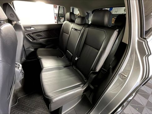 Used 2023 Volkswagen Tiguan SE image 36
