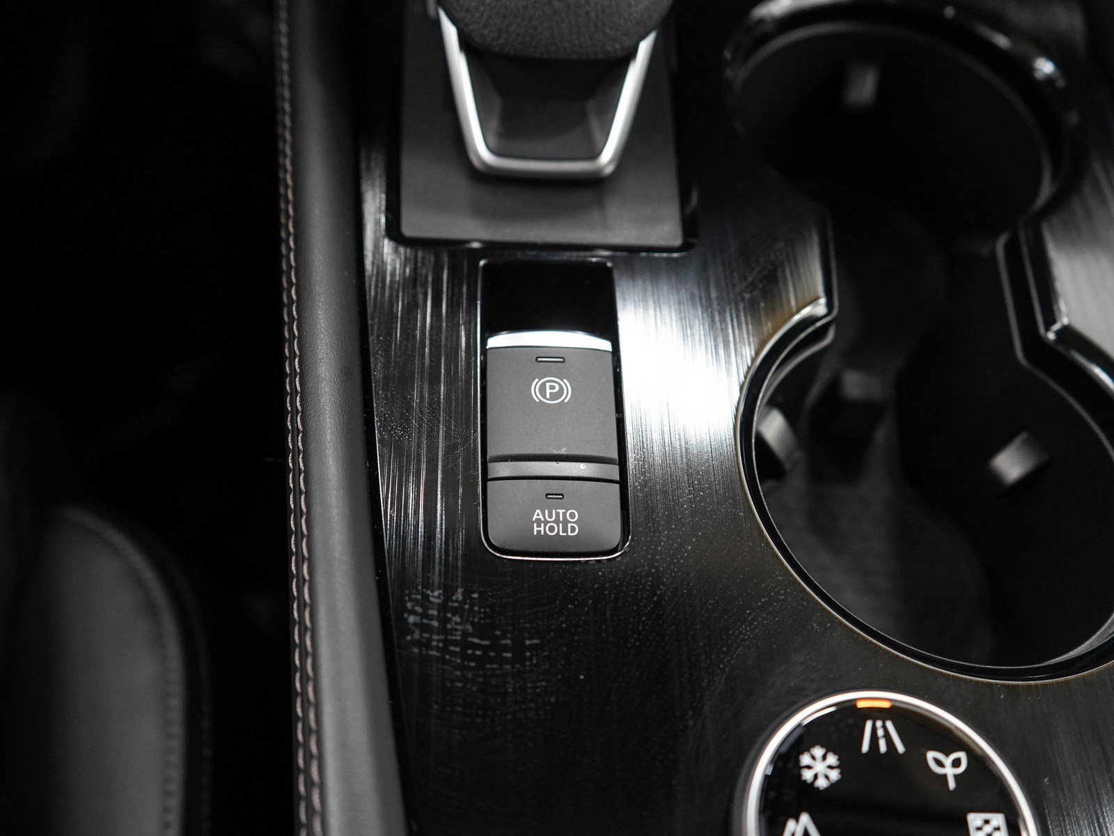 Used 2023 Nissan Rogue SL AWD/4WD image 24