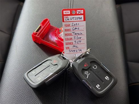 Used 2021 GMC Terrain SLT w/ Infotainment Package II image 33