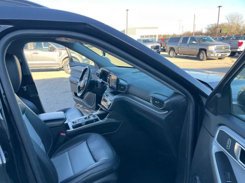 Certified 2023 Ford Explorer XLT w/ Equipment Group 202A image 17