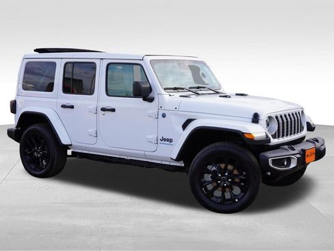 Certified 2025 Jeep Wrangler Unlimited Sahara w/ Safety Group image 3