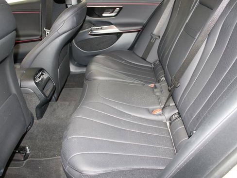 Used 2025 Mercedes-Benz E 350 Sedan image 18