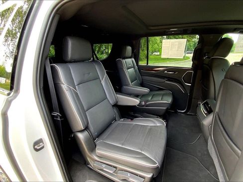 Used 2021 Cadillac Escalade ESV Premium Luxury w/ Driver Assist Tech Package AWD/4WD image 22