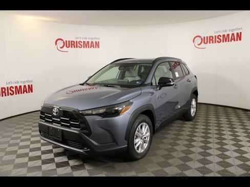 Used 2026 Toyota Corolla Cross LE w/ Moonroof Package AWD/4WD image 2