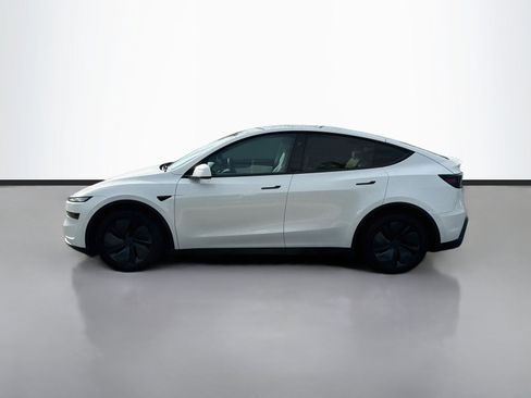 Used 2026 Tesla Model Y Long Range AWD/4WD image 4