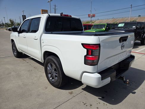 Used 2025 Nissan Frontier SV RWD image 5