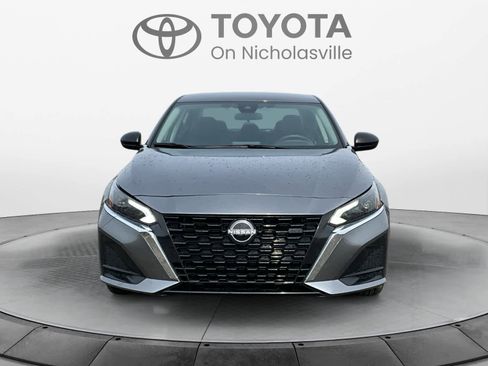 Used 2024 Nissan Altima 2.5 SV image 9