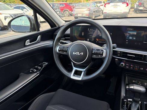 Used 2025 Kia K5 LXS FWD image 33
