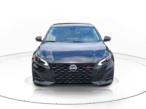 New 2026 Nissan Altima 2.5 SR w/ SR Premium Package FWD image 2