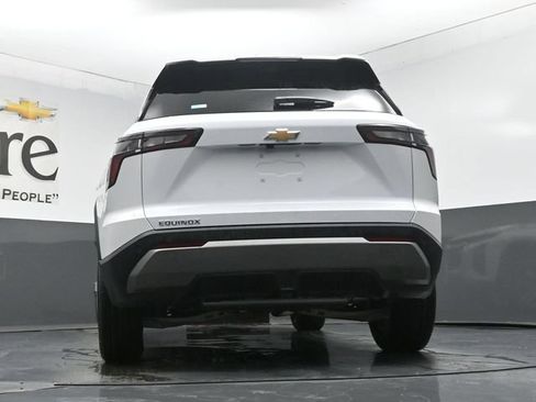 New 2027 Chevrolet Equinox LT w/ Convenience Package II FWD image 32