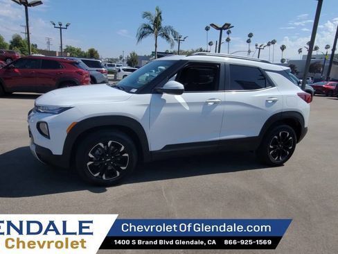 Certified 2023 Chevrolet TrailBlazer LT w/ Convenience Package FWD image 5