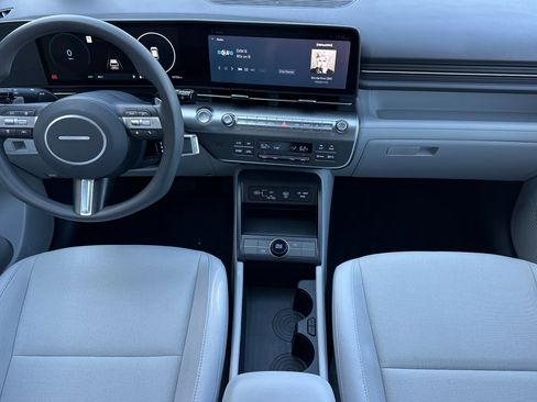 Used 2024 Hyundai Kona SE image 13