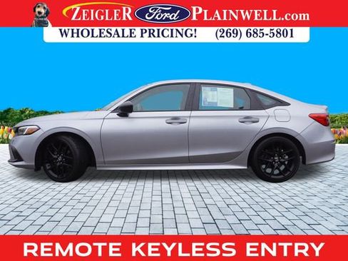 Used 2024 Honda Civic Sport image 2