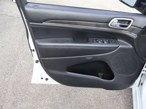 Used 2015 Jeep Grand Cherokee High Altitude AWD/4WD image 18