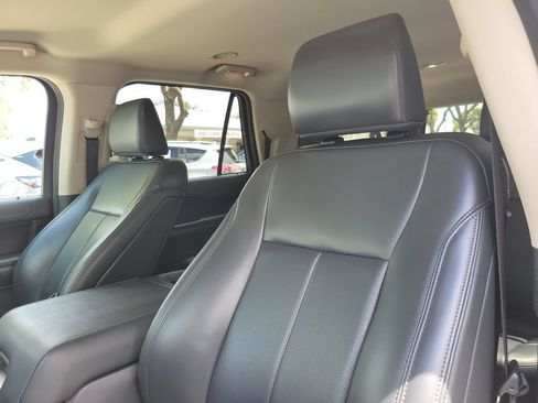 Used 2023 Ford Expedition Max XLT RWD image 13