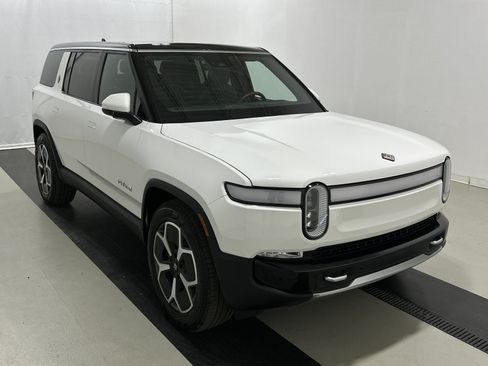 Used 2024 Rivian R1S Adventure AWD/4WD image 7