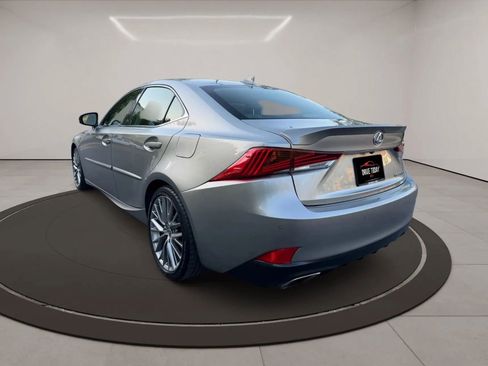 Used 2018 Lexus IS 300 w/ Comfort Package RWD image 5