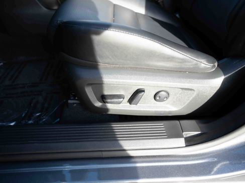 Used 2023 Nissan Rogue SV w/ SV Premium Package image 12