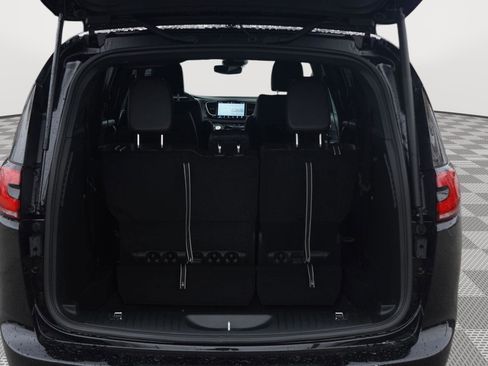 New 2026 Chrysler Pacifica Select image 7