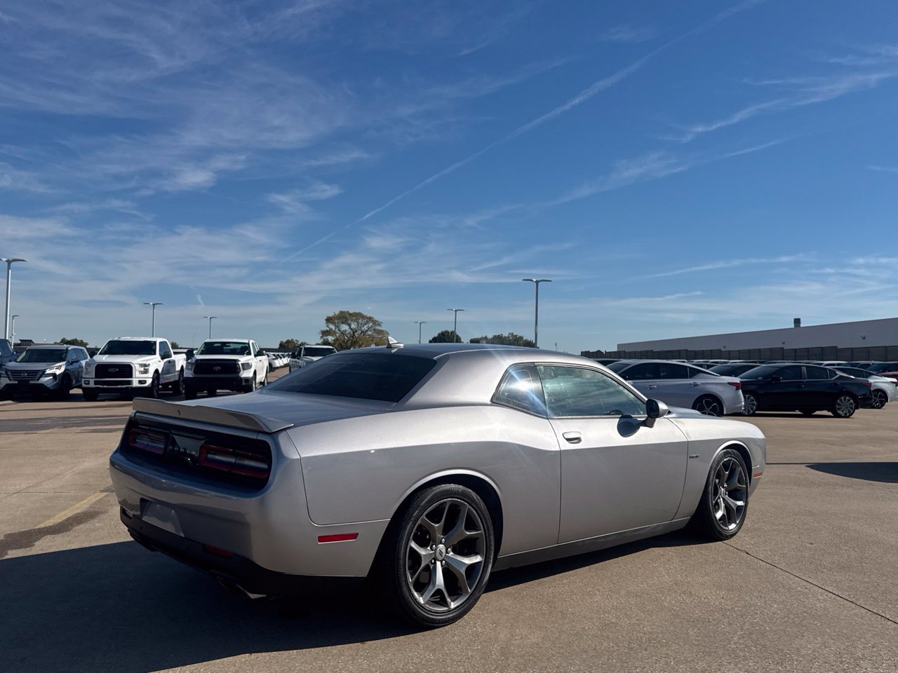 Used 2017 Dodge Challenger R/T w/ Driver Convenience Group RWD image 27