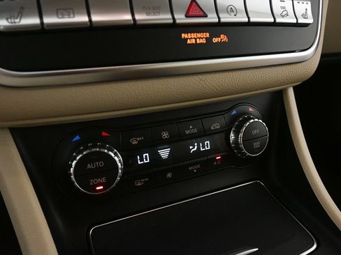 Used 2019 Mercedes-Benz GLA 250 4MATIC image 14