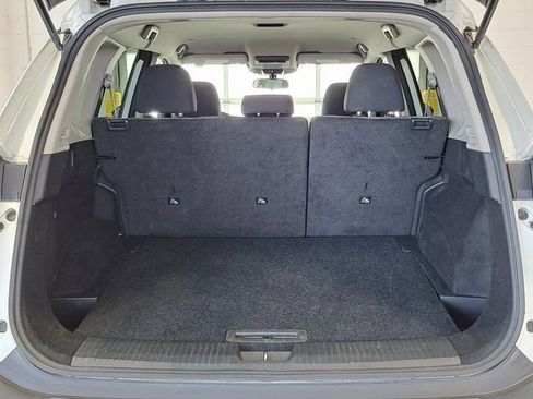 Used 2023 Nissan Rogue SV image 28