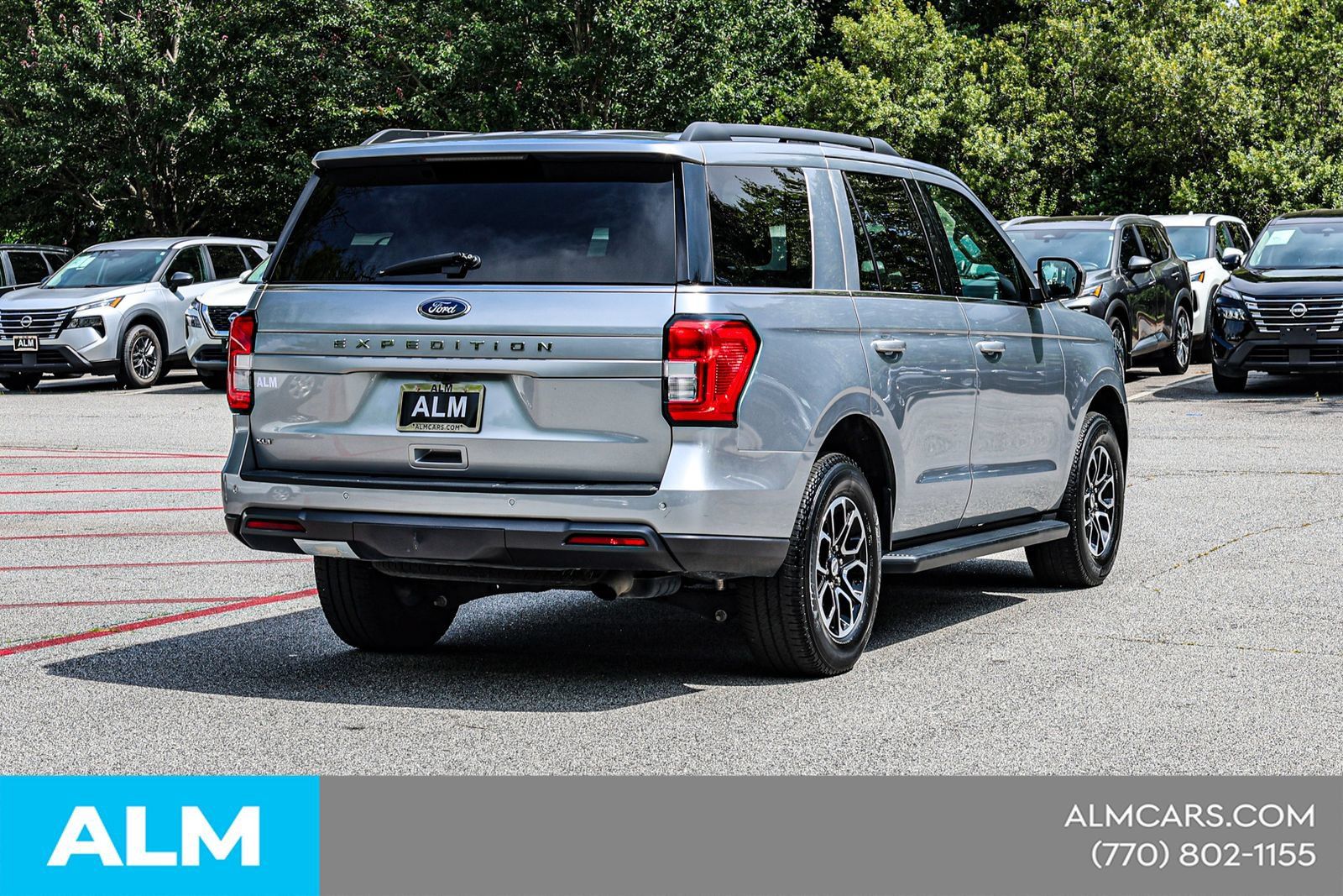 Used 2024 Ford Expedition XLT RWD image 6