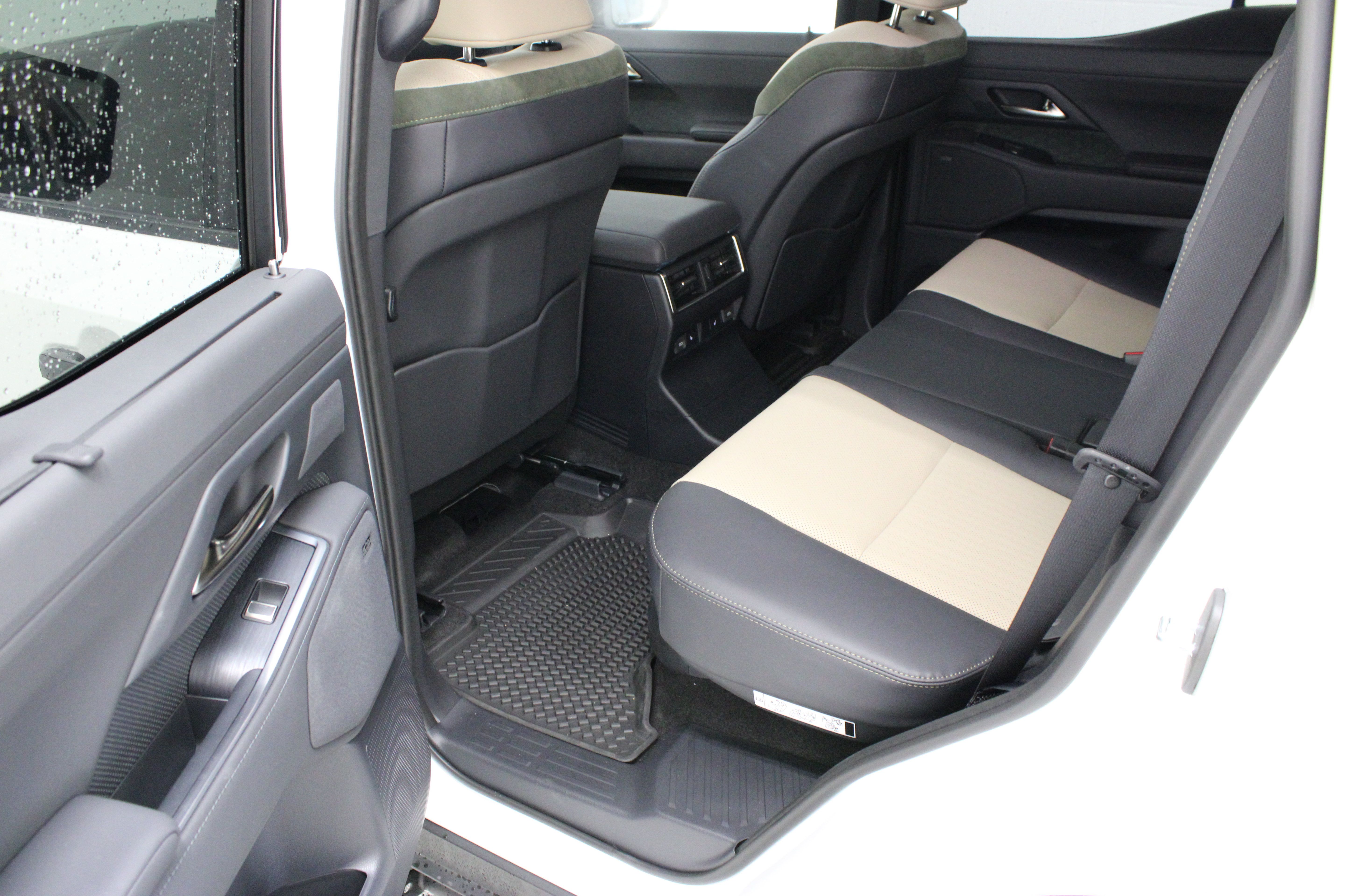Used 2026 Lexus GX 550 AWD/4WD image 28