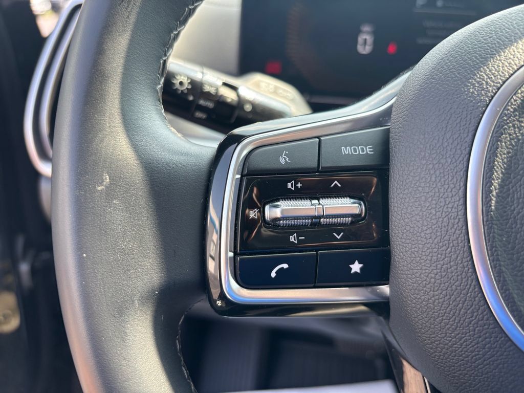 Used 2025 Kia Sorento EX w/ Panoramic Sunroof Package AWD/4WD image 15